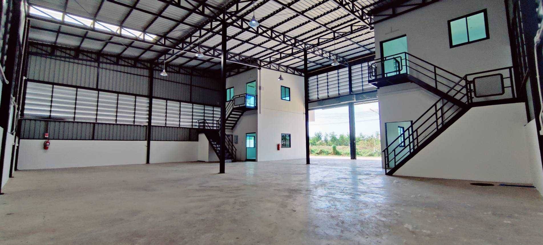 โกดังให้เช่า ลําลูกกา คลอง 4 พร้อมออฟฟิศ 2 ชั้น พื้นที่ใช้สอย 245 ตรม.  